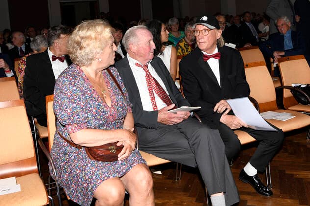 Otto Waalkes mit Bruder Karl-Heinz Waalkes bei der Verleihung des Niedersächsischen Staatspreises 2022 an Eske Nannen und Otto Waalkes im Hannover Congress Centrum. Hannover, 22.06.2022