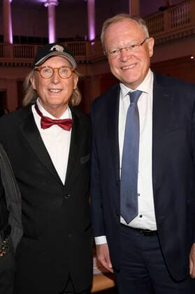 Otto Waalkes und Stephan Weil bei der Verleihung des Niedersächsischen Staatspreises 2022 an Eske Nannen und Otto Waalkes im Hannover Congress Centrum. Hannover, 22.06.2022