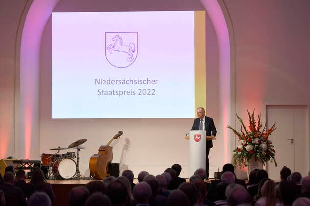 Stephan Weil bei der Verleihung des Niedersächsischen Staatspreises 2022 an Eske Nannen und Otto Waalkes im Hannover Congress Centrum. Hannover, 22.06.2022