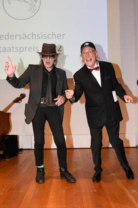 Udo Lindenberg und Otto Waalkes bei der Verleihung des Niedersächsischen Staatspreises 2022 an Eske Nannen und Otto Waalkes im Hannover Congress Centrum. Hannover, 22.06.2022