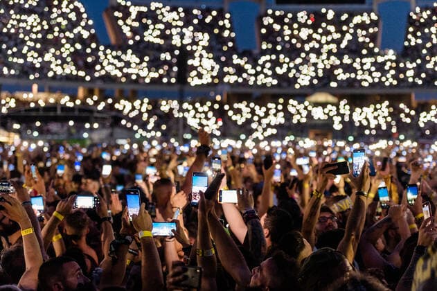 Vasco Rossi Konzert in Bari Vasco Rossi Concert In Bari Fans create plays of light with their smartphones during the concert of the singer Vasco Rossi in Bari at the San Nicola stadium on June 22, 2022. Italian singer Vasco Rossi performs during the new tour at the S.Nicola stadium in Bari, Italy on June 23, 2022. For the first time after the reopening after the health emergency, 50,000 have filled the San Nicola stadium. Not only because four years have passed since Vasco Rossi s last concert in Bari, also because of the pandemic Bari Italy  Copyright: xDavidexPischettolax originalFilename: pischettola-notitle220622_np5FQ.jpg