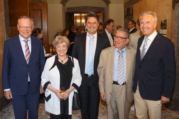 Hannover, Festempfang anlässlich des zehnjährigen Bestehens der Villa Seligmann als Haus für jüdische Musik, von links: Ministerpräsident Stephan Weil, Erika Lux ,Eliah Sakakushev von Bismarck Direktor der Villa Seligmann. Andor Izsak, Altbundespräsident Christian Wulff,