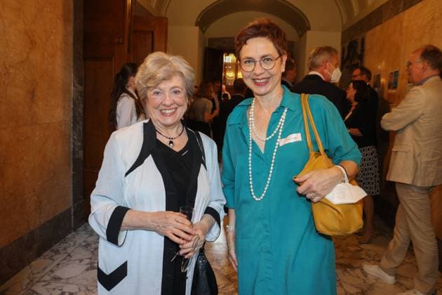 Hannover, Festempfang anlässlich des zehnjährigen Bestehens der Villa Seligmann als Haus für jüdische Musik, Erika Lux im Gespräch mit Sonja Anders,
