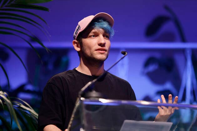 Entertainment Bilder des Tages Youtuber Rezo kommt zur Verleihung des Grimme Online Awards 2022 in der Kölner Flora. Der Grimme Online Award (GOA) gilt als wichtigste Auszeichnung für Publizistik im Internet, die die seit 2001 vom Grimme-Institut, das auch den renommierten Fernsehpreis Grimme-Preis verleiht, vergeben wird. Köln, 23.06.2022 NRW Deutschland Copyright: xChristophxHardtx