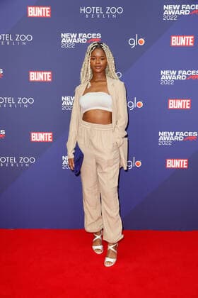 Bunte New Faces Award Film 2022 Melodie Wakivuamina auf dem roten Teppich bei der Verleihung des Bunte New Faces Awards im Delphi-Filmpalast am Zoo in Berlin. Copyright: xEventpressxGolejewskix