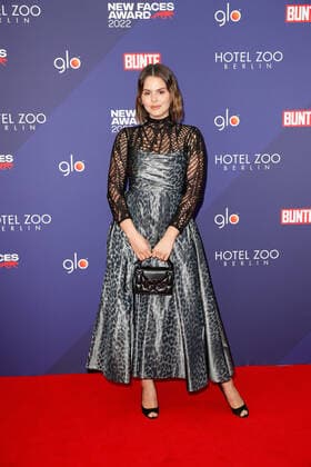Bunte New Faces Award Film 2022 Ruby O. Fee auf dem roten Teppich bei der Verleihung des Bunte New Faces Awards im Delphi-Filmpalast am Zoo in Berlin. Copyright: xEventpressxGolejewskix