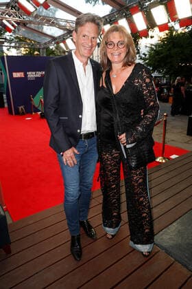 Bunte New Faces Award Film 2022 Maren Gilzer mit Freund Harry Kuhlmann auf dem roten Teppich bei der Verleihung des Bunte New Faces Awards im Delphi-Filmpalast am Zoo in Berlin. Copyright: xEventpressxGolejewskix