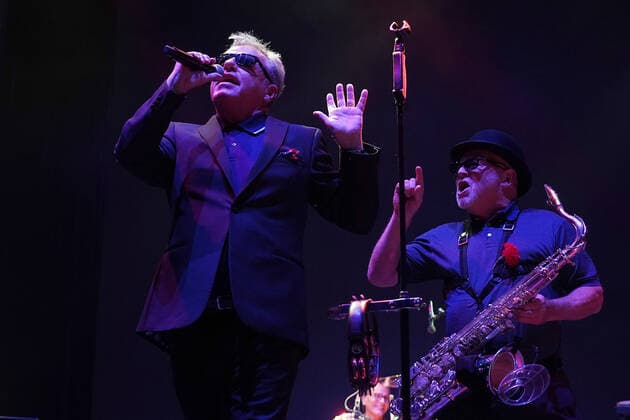 Madness in concert during Las Noches del Botanico. June 23, 2022. (1012759579)