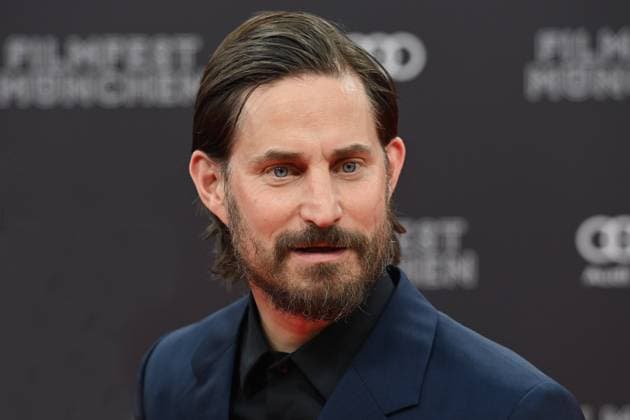 Clemens SCHICK (Schauspieler) Einzelbild,angeschnittenes Einzelmotiv,Portraet,Portrait,Porträt. Roter Teppich,Red Carpet,Eroeffnung 39.Filmfest Muenchen am 23.06.2022.Gasteig HP8.