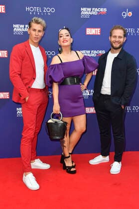 Lukas Sauer, Miyabi Kawai und Patrick Güldenberg bei der Verleihung der Bunte New Faces Awards Film 2022 im Delphi Filmpalast. Berlin, 23.06.2022