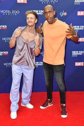 Timur Bartels und Amiaz Habtu bei der Verleihung der Bunte New Faces Awards Film 2022 im Delphi Filmpalast. Berlin, 23.06.2022