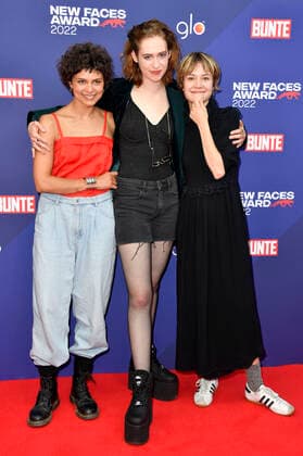 Naemi Florenz, Lia von Blarer und Lea Drinda bei der Verleihung der Bunte New Faces Awards Film 2022 im Delphi Filmpalast. Berlin, 23.06.2022