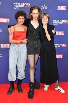 Naemi Florenz, Lia von Blarer und Lea Drinda bei der Verleihung der Bunte New Faces Awards Film 2022 im Delphi Filmpalast. Berlin, 23.06.2022