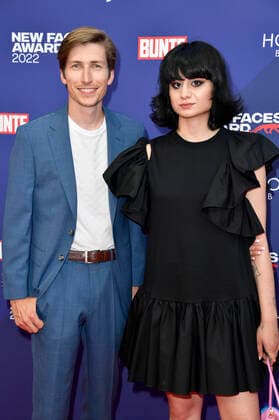 Pascal Schröder und Kurdwin Ayub bei der Verleihung der Bunte New Faces Awards Film 2022 im Delphi Filmpalast. Berlin, 23.06.2022