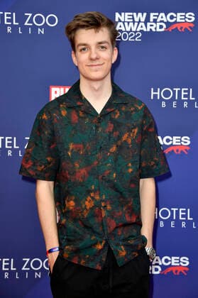 Nick Julius Schuck bei der Verleihung der Bunte New Faces Awards Film 2022 im Delphi Filmpalast. Berlin, 23.06.2022