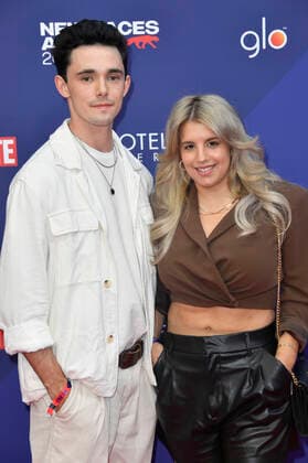 Marc Weinmann und Begleitung bei der Verleihung der Bunte New Faces Awards Film 2022 im Delphi Filmpalast. Berlin, 23.06.2022