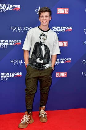 Lennart Betzgen bei der Verleihung der Bunte New Faces Awards Film 2022 im Delphi Filmpalast. Berlin, 23.06.2022