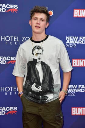 Lennart Betzgen bei der Verleihung der Bunte New Faces Awards Film 2022 im Delphi Filmpalast. Berlin, 23.06.2022