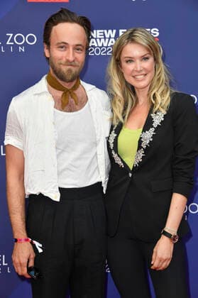 Cecil von Renner und Nina Ensmann bei der Verleihung der Bunte New Faces Awards Film 2022 im Delphi Filmpalast. Berlin, 23.06.2022