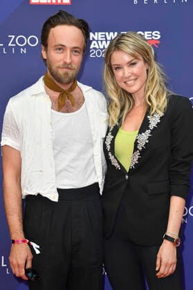 Cecil von Renner und Nina Ensmann bei der Verleihung der Bunte New Faces Awards Film 2022 im Delphi Filmpalast. Berlin, 23.06.2022