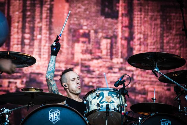 Sum 41 live at Tons of Rock 2022, Oslo, Norway Oslo, Norway. 23rd, June 2022. The Canadian punk rock band Sum 41 performs a live concert during the Norwegian music festival Tons of Rock 2022 in Oslo. Here drummer Frank Zummo is seen live on stage. Oslo Norway  Copyright: xGonzalesxPhoto Jan-ErikxEriksenx