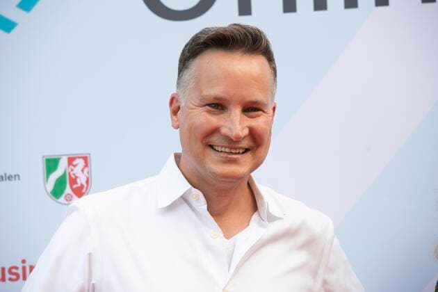 Richard GUTJAHR, Journalist, Roter Teppich, Red Carpet Show, Verleihung des Grimme Online Awards 2022 am 23.06.2022 in der Flora Koeln,