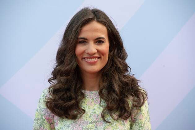 Mona AMEZIANE, Moderatorin, Roter Teppich, Red Carpet Show, Verleihung des Grimme Online Awards 2022 am 23.06.2022 in der Flora Koeln,