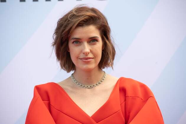 Marie NASEMANN, Schauspielerin, Roter Teppich, Red Carpet Show, Verleihung des Grimme Online Awards 2022 am 23.06.2022 in der Flora Koeln,