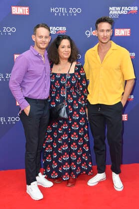 Patrick Güldenberg, Gast und Vladimir Burlakov bei der Verleihung der Bunte New Faces Awards Film 2022 im Delphi Filmpalast. Berlin, 23.06.2022