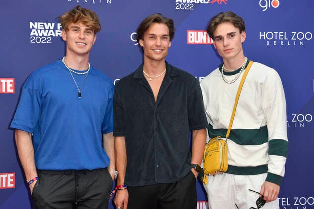 Phil Soda, Arne-Carlos Böttcher und Niclas Kurstedt bei der Verleihung der Bunte New Faces Awards Film 2022 im Delphi Filmpalast. Berlin, 23.06.2022