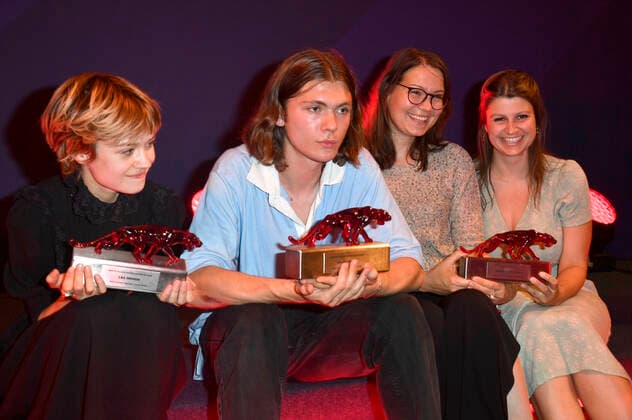 Lea Drinda, Milan Herms, Britta Strampe und Laura Klippel bei der Verleihung der Bunte New Faces Awards Film 2022 im Delphi Filmpalast. Berlin, 23.06.2022