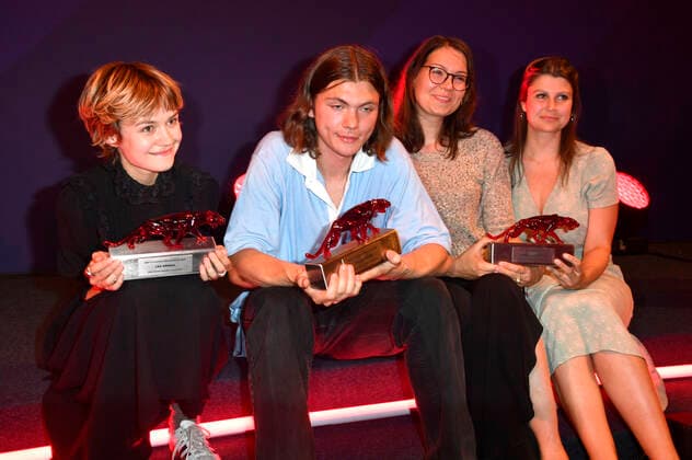 Lea Drinda, Milan Herms, Britta Strampe und Laura Klippel bei der Verleihung der Bunte New Faces Awards Film 2022 im Delphi Filmpalast. Berlin, 23.06.2022
