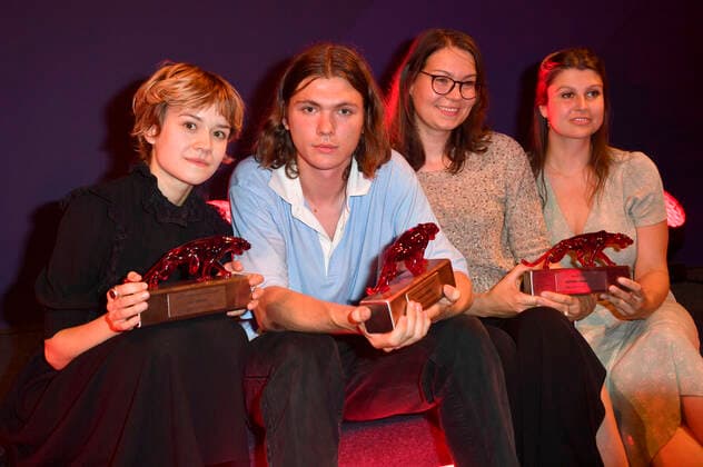 Lea Drinda, Milan Herms, Britta Strampe und Laura Klippel bei der Verleihung der Bunte New Faces Awards Film 2022 im Delphi Filmpalast. Berlin, 23.06.2022