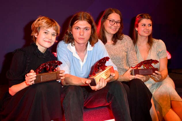 Lea Drinda, Milan Herms, Britta Strampe und Laura Klippel bei der Verleihung der Bunte New Faces Awards Film 2022 im Delphi Filmpalast. Berlin, 23.06.2022