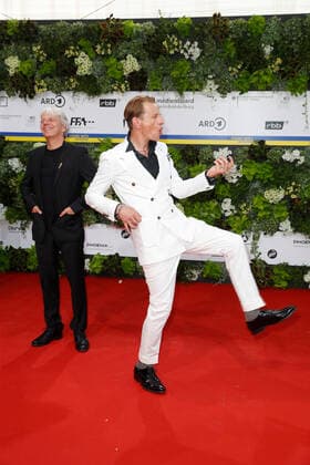Deutscher Filmpreis 2022 auf dem roten Teppich bei der Verleihung der Lola - Deutscher Filmpreis 2021 im Palais am Funkturm in der Messe Berlin. Copyright: xEventpressxGolejewskix