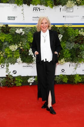 Deutscher Filmpreis 2022 auf dem roten Teppich bei der Verleihung der Lola - Deutscher Filmpreis 2021 im Palais am Funkturm in der Messe Berlin. Copyright: xEventpressxGolejewskix