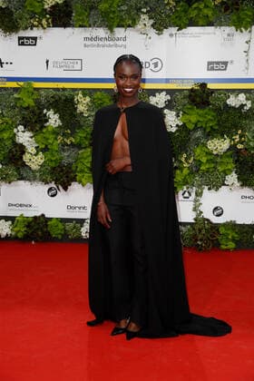 Deutscher Filmpreis 2022 auf dem roten Teppich bei der Verleihung der Lola - Deutscher Filmpreis 2021 im Palais am Funkturm in der Messe Berlin. Copyright: xEventpressxGolejewskix
