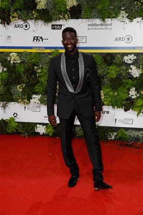 Deutscher Filmpreis 2022 auf dem roten Teppich bei der Verleihung der Lola - Deutscher Filmpreis 2021 im Palais am Funkturm in der Messe Berlin. Copyright: xEventpressxGolejewskix