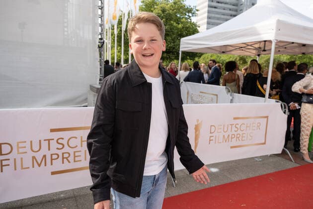 24.06.2022,Berlin,Deutschland,GER,Deutscher Filmpreis Verleihung im Palais am Funkturm.Ankunft Julius Weckauf
