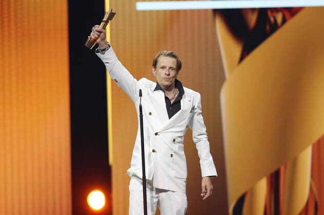 Deutscher Filmpreis 2022 BESTE MÄNNLICHE NEBENROLLE Preistraeger Alexander Scheer RABIYE KURNAZ GEGEN GEORGE W. BUSH bei der Verleihung der Lola - Deutscher Filmpreis 2022 im Palais am Funkturm in Berlin 24.06.2022 Copyright: xEventpressx