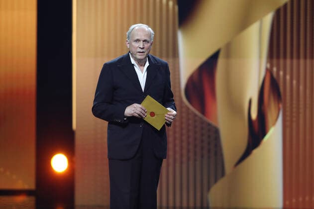 Deutscher Filmpreis 2022 Laudator BESTE WEIBLICHE NEBENROLLE Ulrich Tukur bei der Verleihung der Lola - Deutscher Filmpreis 2022 im Palais am Funkturm in Berlin 24.06.2022 Copyright: xEventpressx