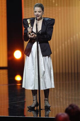 Deutscher Filmpreis 2022 BESTE WEIBLICHE NEBENROLLE Preistraegerin Jella Haase LIEBER THOMAS bei der Verleihung der Lola - Deutscher Filmpreis 2022 im Palais am Funkturm in Berlin 24.06.2022 Copyright: xEventpressx