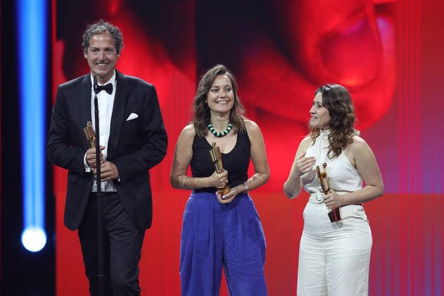 Deutscher Filmpreis 2022 Preisträger:in BESTER DOKUMENTARFILM THE OTHER SIDE OF THE RIVER bei der Verleihung der Lola - Deutscher Filmpreis 2022 im Palais am Funkturm in Berlin 24.06.2022 Copyright: xEventpressx