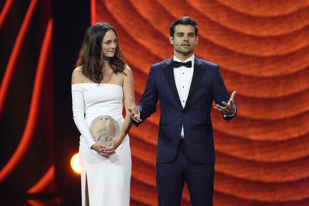 Deutscher Filmpreis 2022 Laudatoren BESTES SZENENBILD Nachhaltigkeitsbotschafter:innen Lea van Acken & Lucas Reiber bei der Verleihung der Lola - Deutscher Filmpreis 2022 im Palais am Funkturm in Berlin 24.06.2022 Copyright: xEventpressx