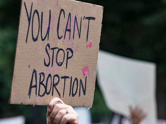 June 24, 2022, Washington, District of Columbia, USA: The U.S. Supreme Courts ruling in Dobbs v. Jackson Womens Health Organization overturned Roe v. Wade, ending nearly 50 years of the federally protected right to abortion. Supporters of a womens right to choose and supporters of the Courts decision reacted in front of the U.S. Supreme Court. Washington USA - ZUMAd155 20220624_znp_d155_014 Copyright: xSuexDorfmanx