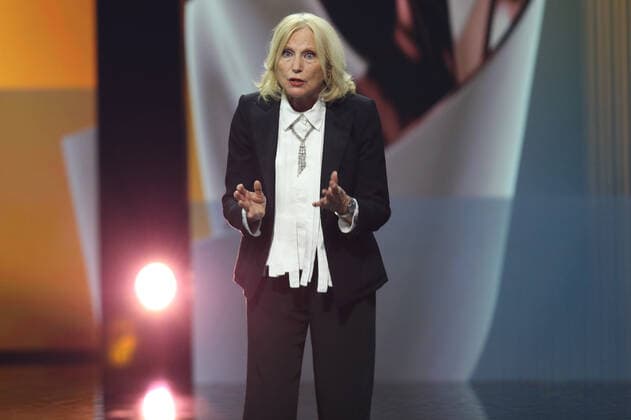 Deutscher Filmpreis 2022 Laudatorin BESTE TONGESTALTUNG & BESTE FILMMUSIK Maren Kroymann bei der Verleihung der Lola - Deutscher Filmpreis 2022 im Palais am Funkturm in Berlin 24.06.2022 Copyright: xEventpressx