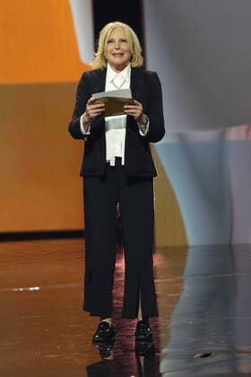 Deutscher Filmpreis 2022 Laudatorin BESTE TONGESTALTUNG & BESTE FILMMUSIK Maren Kroymann bei der Verleihung der Lola - Deutscher Filmpreis 2022 im Palais am Funkturm in Berlin 24.06.2022 Copyright: xEventpressx