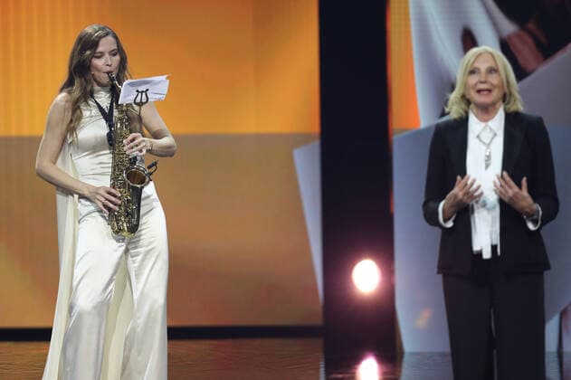 Deutscher Filmpreis 2022 Laudatorin BESTE TONGESTALTUNG & BESTE FILMMUSIK Maren Kroymann und Katrin Bauerfeind bei der Verleihung der Lola - Deutscher Filmpreis 2022 im Palais am Funkturm in Berlin 24.06.2022 Copyright: xEventpressx