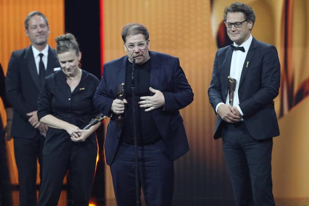 Deutscher Filmpreis 2022 BESTER SPIELFILM BRONZE GROSSE FREIHEIT bei der Verleihung der Lola - Deutscher Filmpreis 2022 im Palais am Funkturm in Berlin 24.06.2022 Copyright: xEventpressx