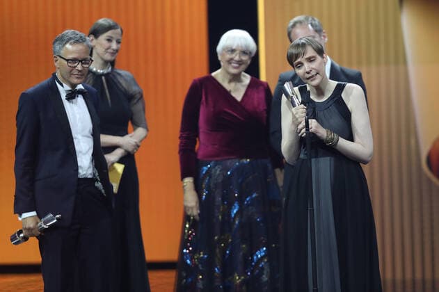 Deutscher Filmpreis 2022 Preisträger:in BESTER SPIELFILM SILBER RABIYE KURNAZ GEGEN GEORGE W. BUSH bei der Verleihung der Lola - Deutscher Filmpreis 2022 im Palais am Funkturm in Berlin 24.06.2022 Copyright: xEventpressx